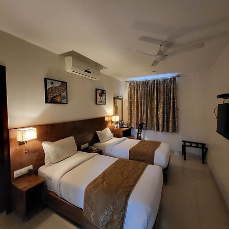 Hotel Sai Jashan Shirdi - Where Blessings & Comfort Meet Экстерьер фото