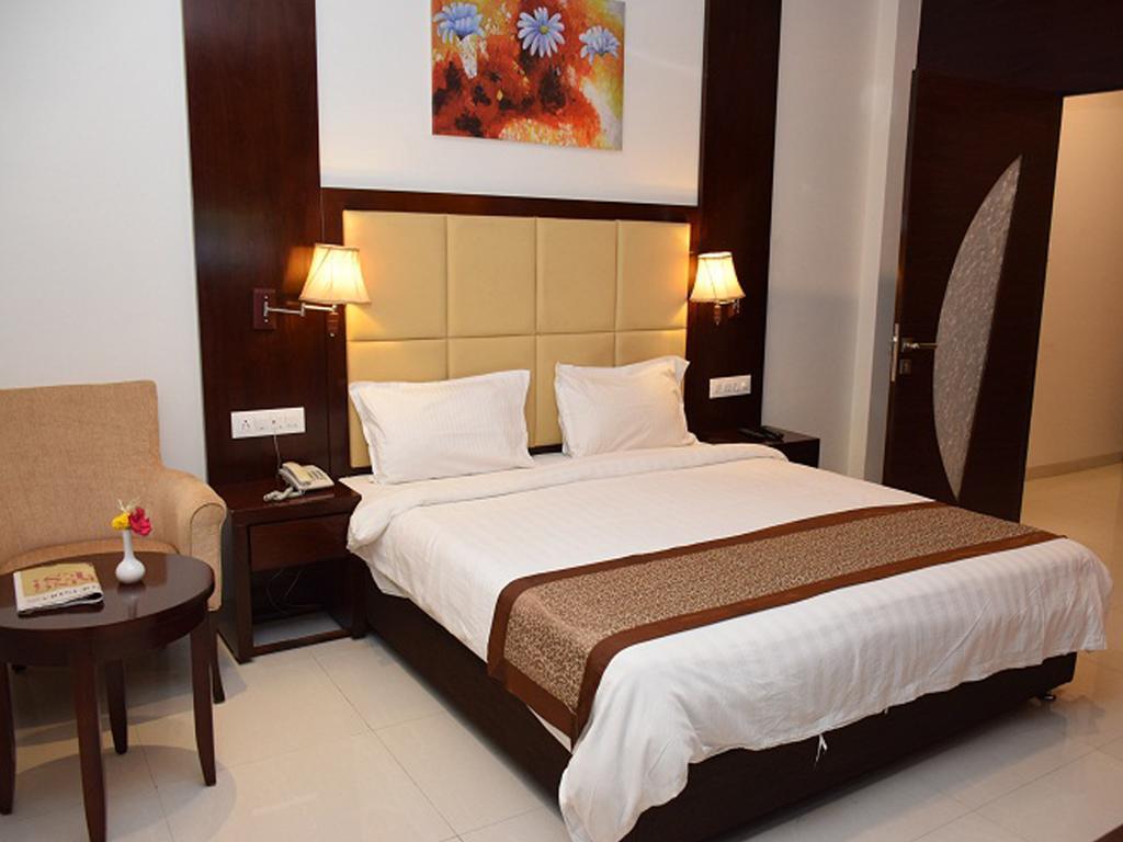 Hotel Sai Jashan Shirdi - Where Blessings & Comfort Meet Экстерьер фото
