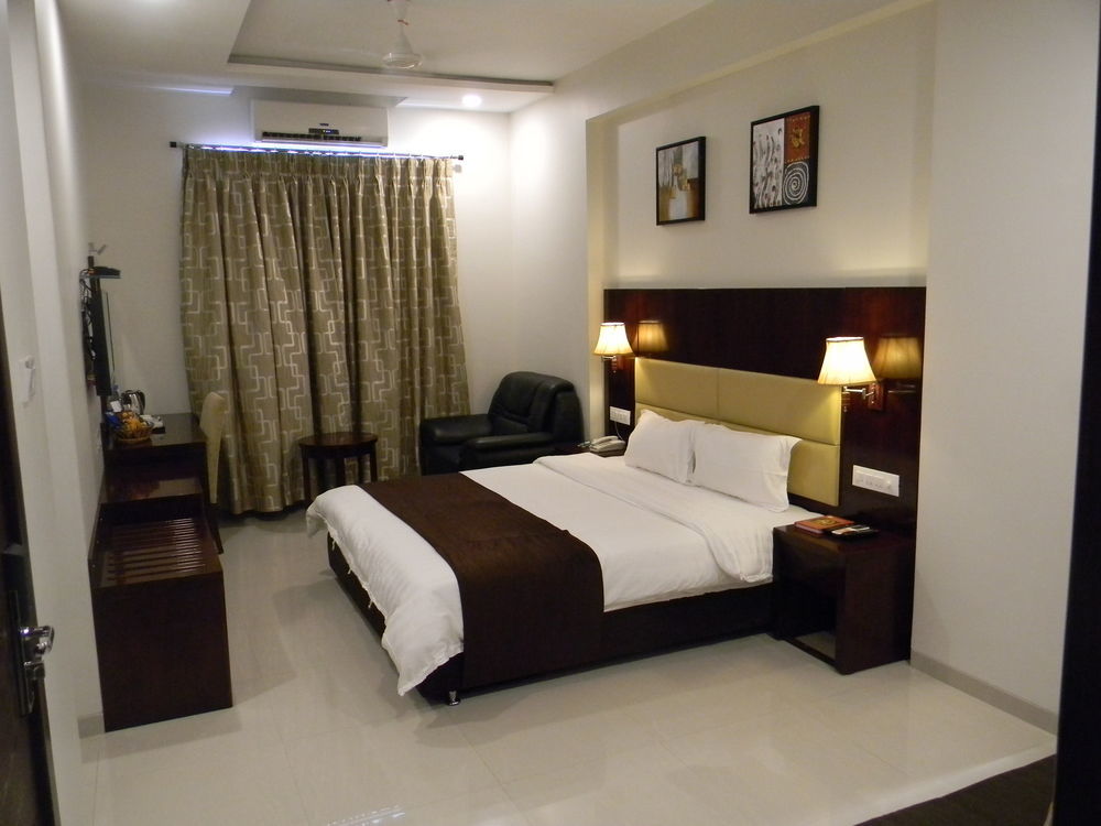 Hotel Sai Jashan Shirdi - Where Blessings & Comfort Meet Экстерьер фото